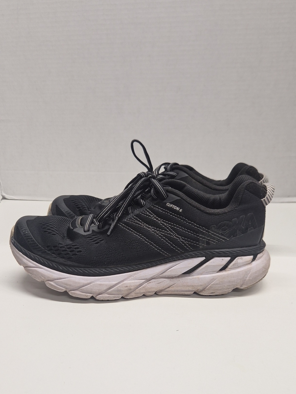 Hoka One One Clifton 6 Sneakers Athletic Shoes Lace Up Running Black Womens 7